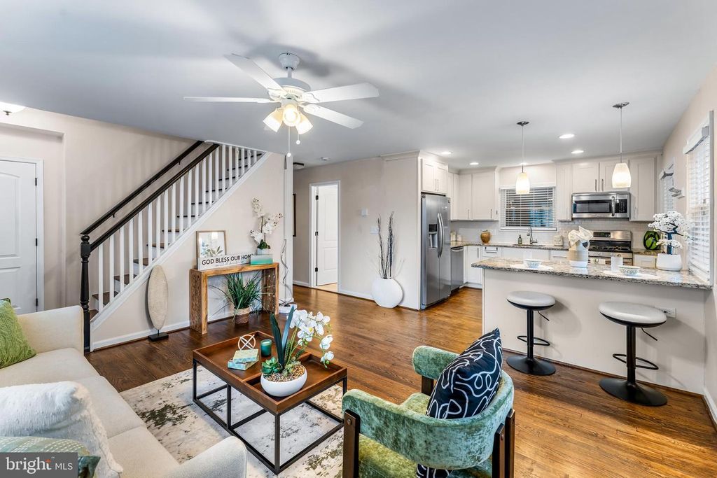 Image 5 of property listing at 415 IRENE DR, Glen Burnie, MD 21061