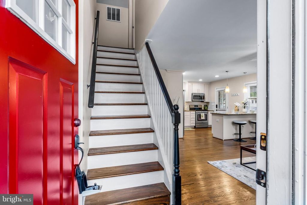 Image 7 of property listing at 415 IRENE DR, Glen Burnie, MD 21061