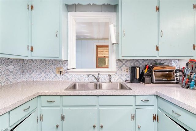 323 Western Boulevard, Lexington, NC 27295