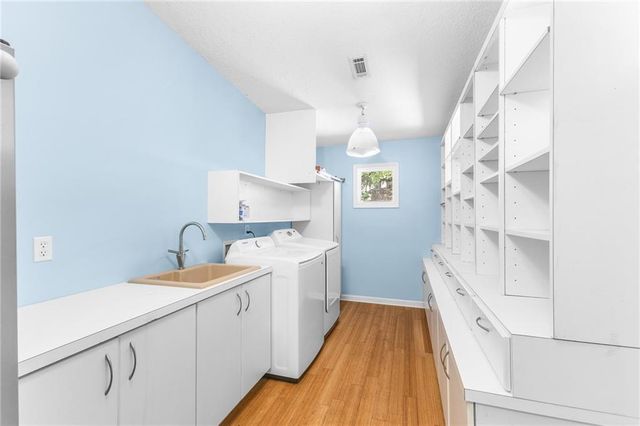 6567 Tahiti Way, Flowery Branch, GA 30542