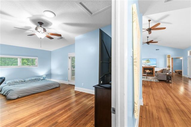 6567 Tahiti Way, Flowery Branch, GA 30542