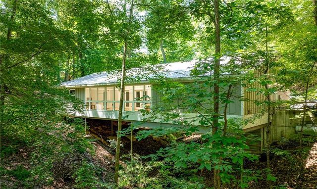 6567 Tahiti Way, Flowery Branch, GA 30542