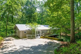 6567 Tahiti Way, Flowery Branch, GA 30542