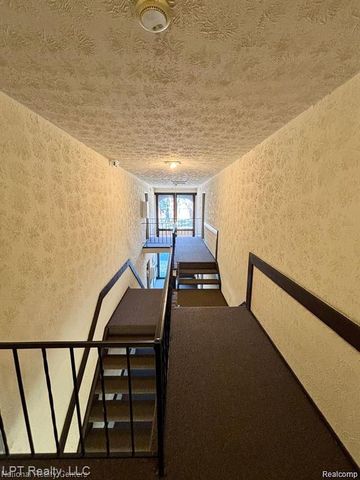 4973 E 10 Mile Road 8, Warren, MI 48091