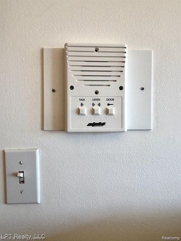 4973 E 10 Mile Road 8, Warren, MI 48091