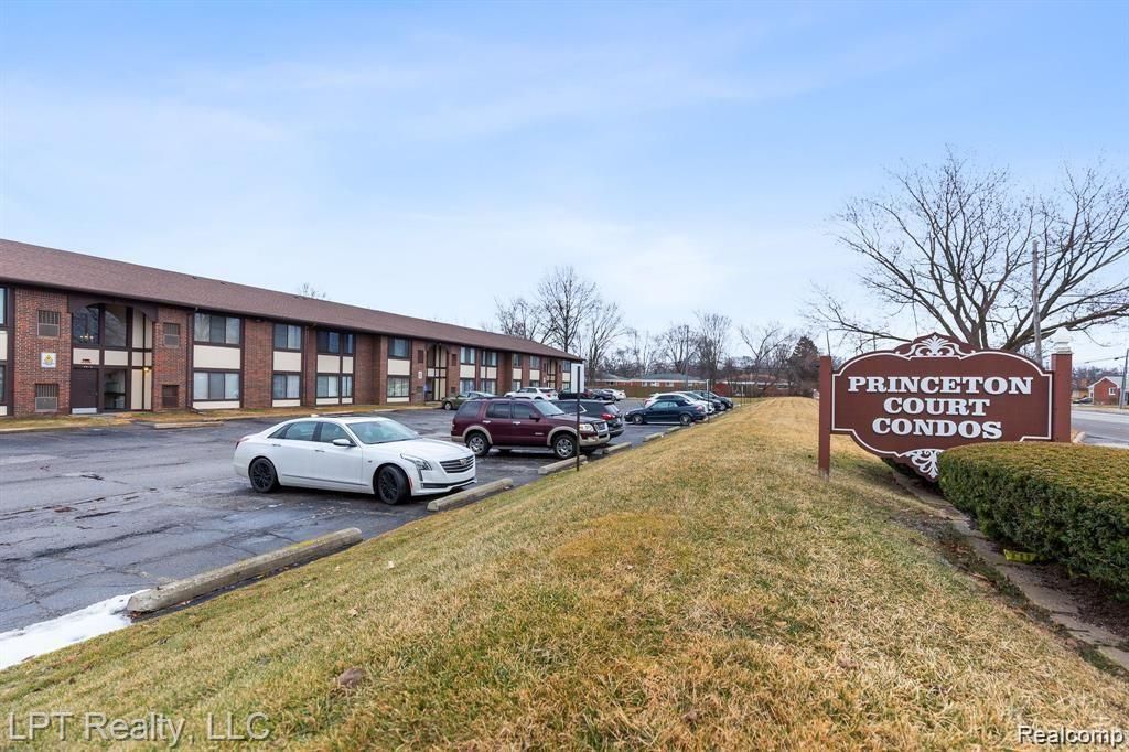 4973 E 10 Mile Road 8, Warren, MI 48091