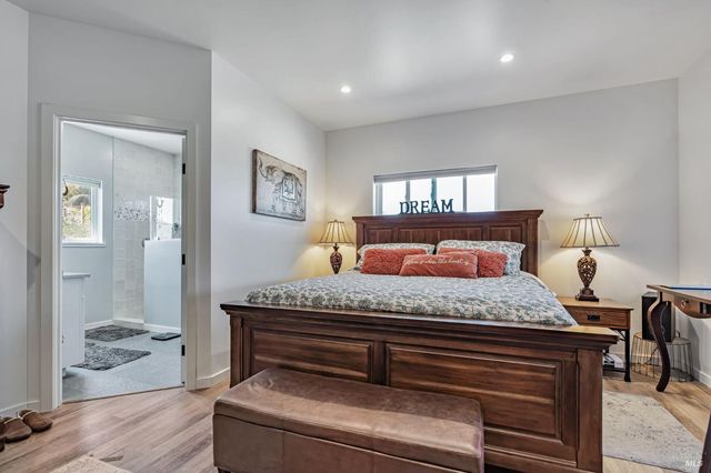 268 Eucalyptus Rd, Petaluma, CA 94952