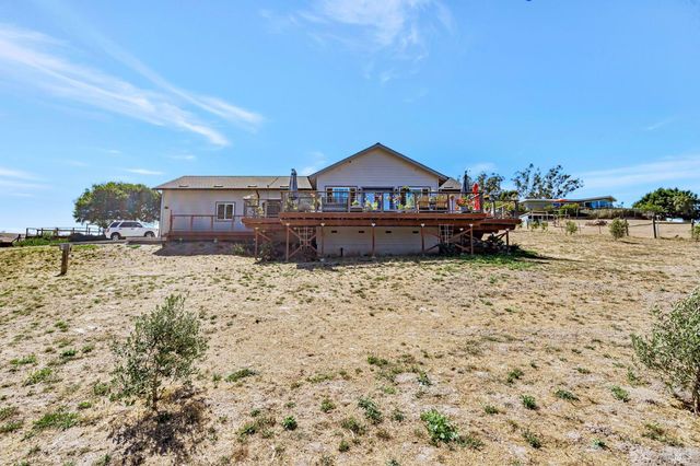 268 Eucalyptus Rd, Petaluma, CA 94952