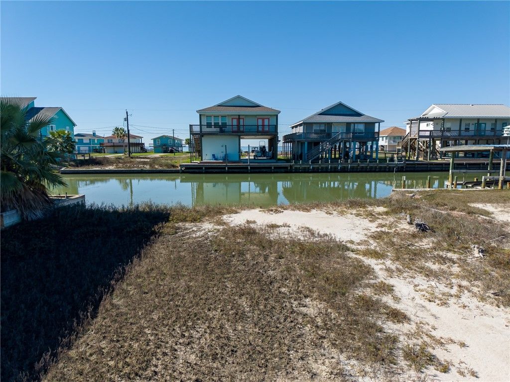 153 Starfish Dr, Rockport, TX 78382 — photo 3