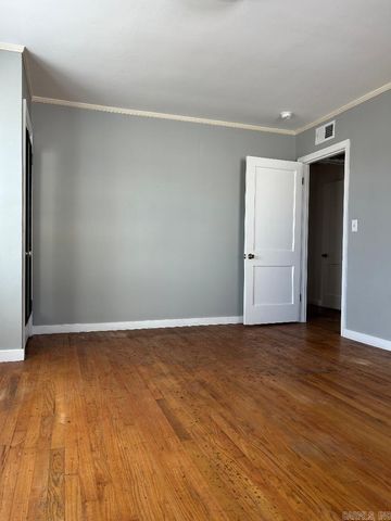 611 N Maple Street, Searcy, AR 72143