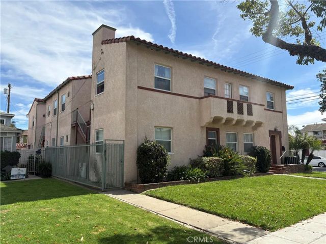 2200 W Chestnut, Long Beach, CA 90806