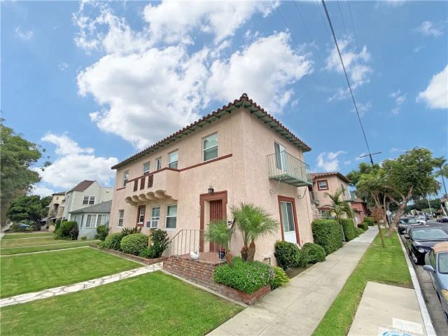 2200 W Chestnut, Long Beach, CA 90806