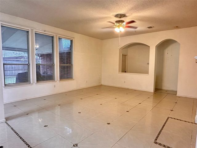 3531 Tamarack Drive, Grand Prairie, TX 75052