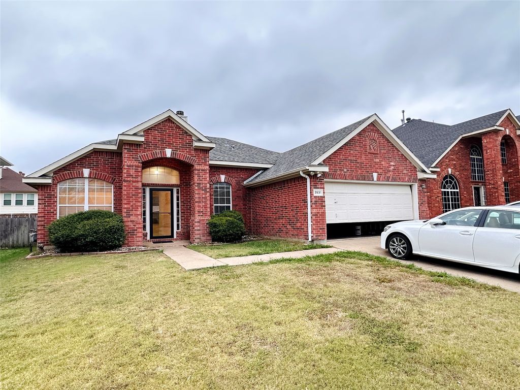 3531 Tamarack Drive, Grand Prairie, TX 75052