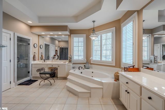 33 Southview Ledge Road, Landrum, SC 29356