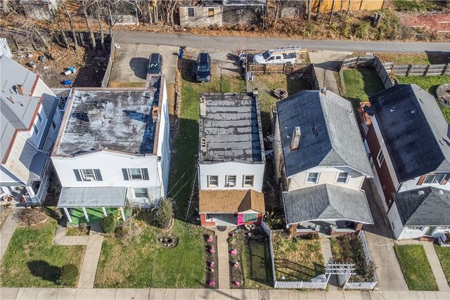 929 Woodbourne Ave, Brookline, PA 15226