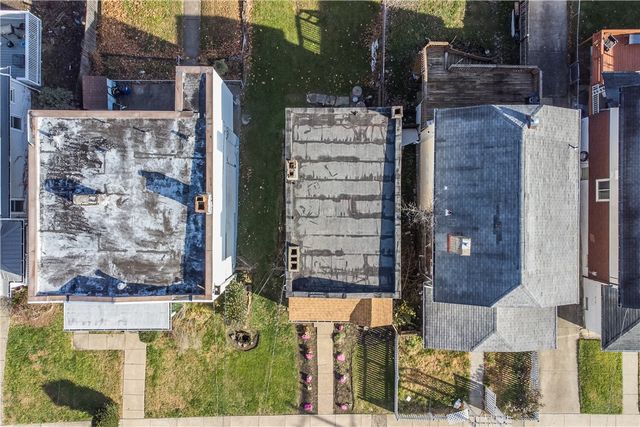 929 Woodbourne Ave, Brookline, PA 15226