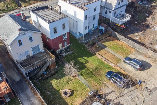 929 Woodbourne Ave, Brookline, PA 15226