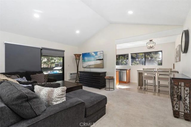 212 Springview, Irvine, CA 92620