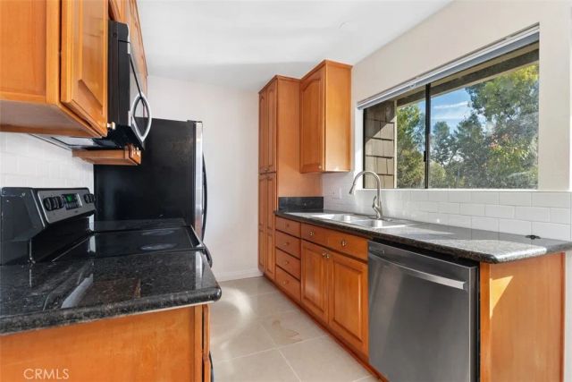 212 Springview, Irvine, CA 92620