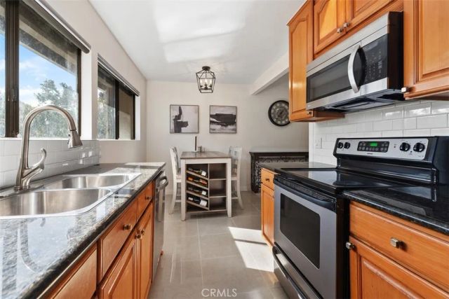 212 Springview, Irvine, CA 92620
