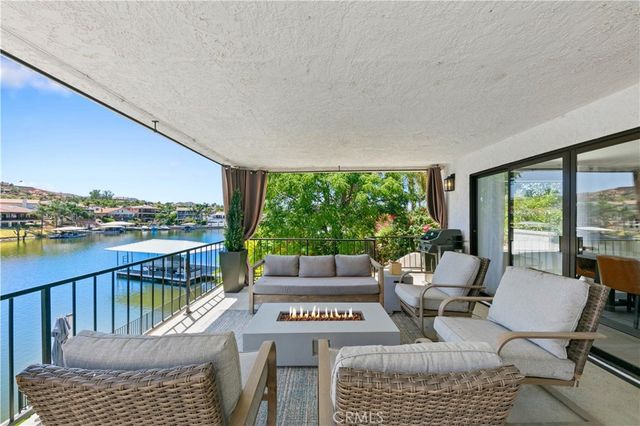 30310 White Wake, Canyon Lake, CA 92587