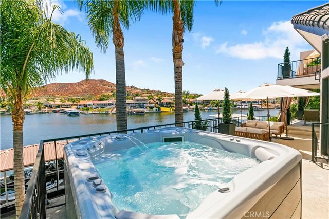 30310 White Wake, Canyon Lake, CA 92587