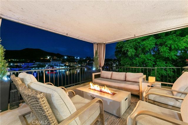 30310 White Wake, Canyon Lake, CA 92587