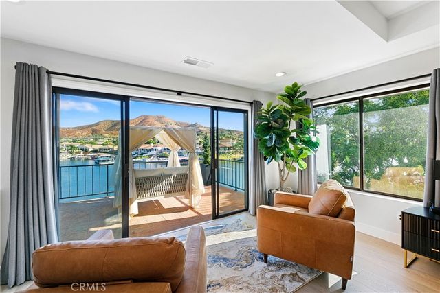 30310 White Wake, Canyon Lake, CA 92587