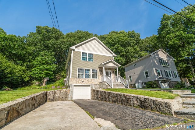 42 White Avenue, Middlebury, CT 06762