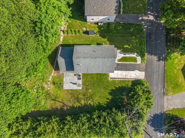 42 White Avenue, Middlebury, CT 06762