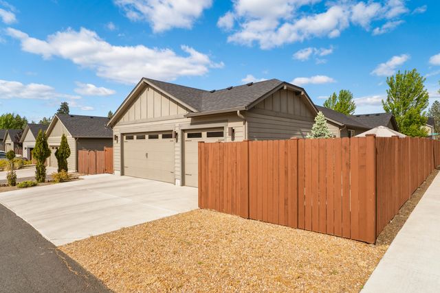 63247 NW Rossby Street, Bend, OR 97703
