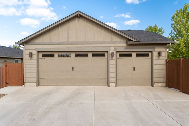 63247 NW Rossby Street, Bend, OR 97703