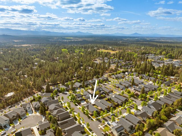 63247 NW Rossby Street, Bend, OR 97703