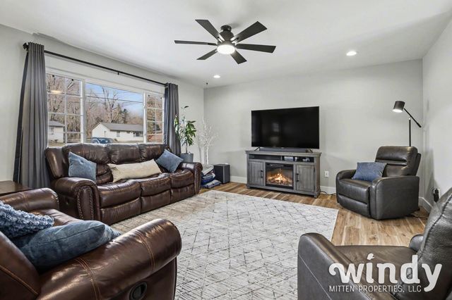 7226 Little Paw Paw Lake Road, Coloma Twp, MI 49038