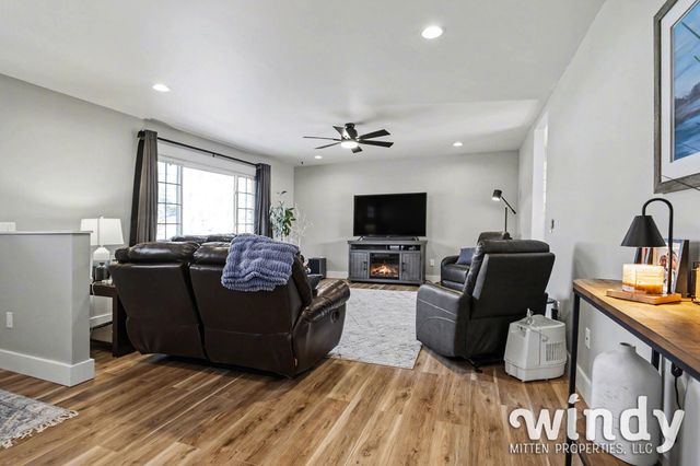 7226 Little Paw Paw Lake Road, Coloma Twp, MI 49038