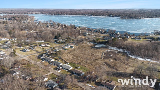 7226 Little Paw Paw Lake Road, Coloma Twp, MI 49038