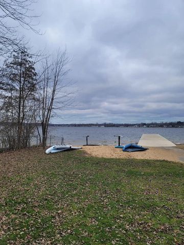7226 Little Paw Paw Lake Road, Coloma Twp, MI 49038