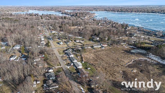 7226 Little Paw Paw Lake Road, Coloma Twp, MI 49038