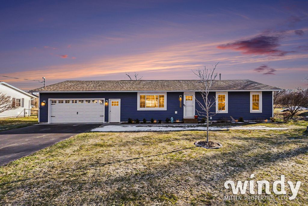 7226 Little Paw Paw Lake Road, Coloma Twp, MI 49038