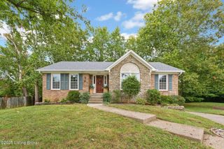 10417 Vantage Rd, Jeffersontown, KY 40299