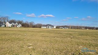 2106 Ashley Court, Perrysburg, OH 43551