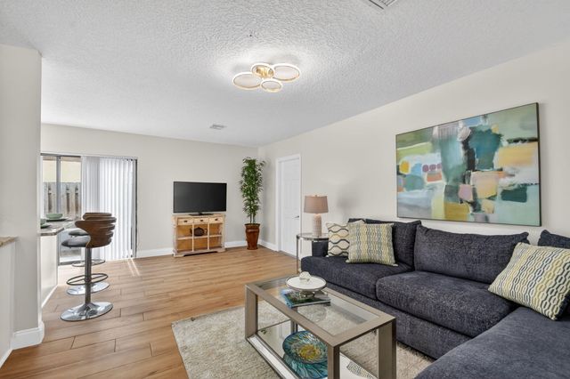 12260 Old Country Road S, Wellington, FL 33414