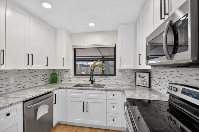 12260 Old Country Road S, Wellington, FL 33414