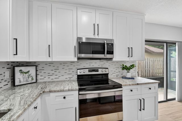 12260 Old Country Road S, Wellington, FL 33414