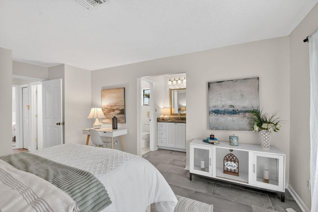 12260 Old Country Road S, Wellington, FL 33414