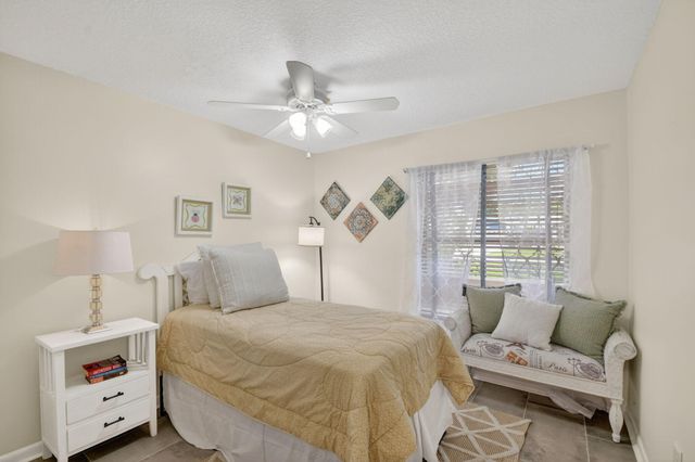 12260 Old Country Road S, Wellington, FL 33414