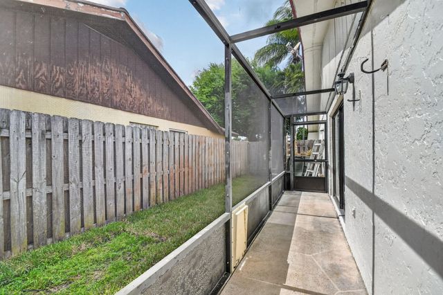 12260 Old Country Road S, Wellington, FL 33414