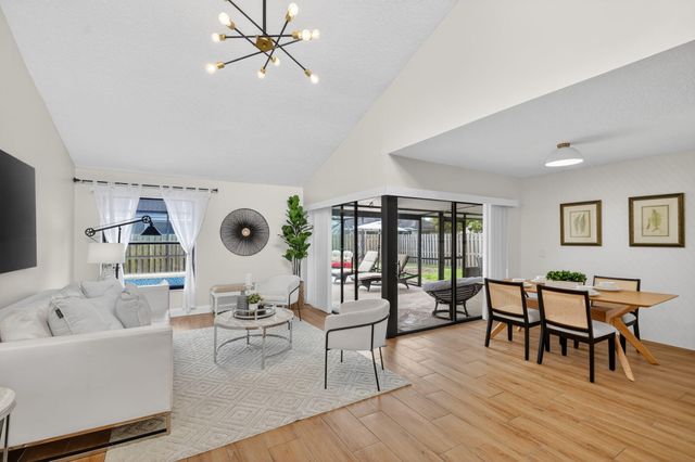 12260 Old Country Road S, Wellington, FL 33414