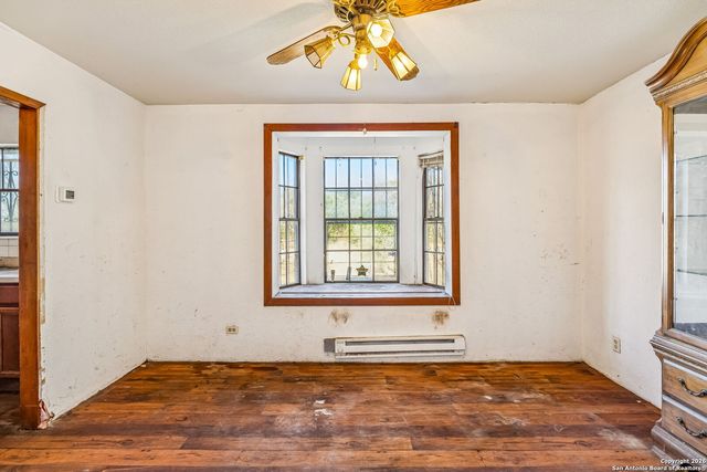 4035 Parkway, San Antonio, TX 78228